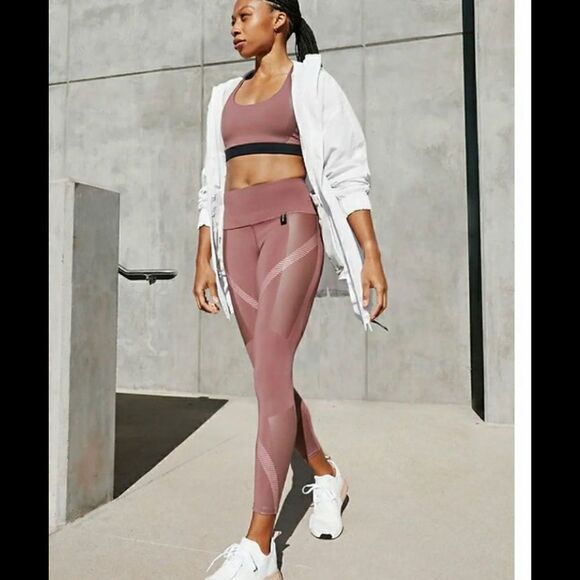 Athleta Legend 7/8 Tight - Picture 2 of 15